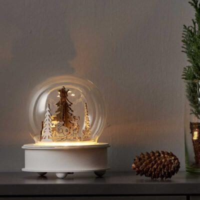 Šviečianti dekoracija po gaubtu BERG